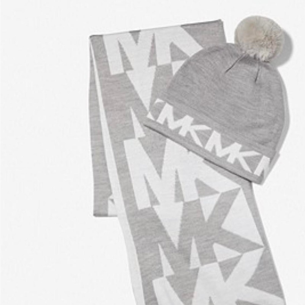 Michael kors hat and scarf set